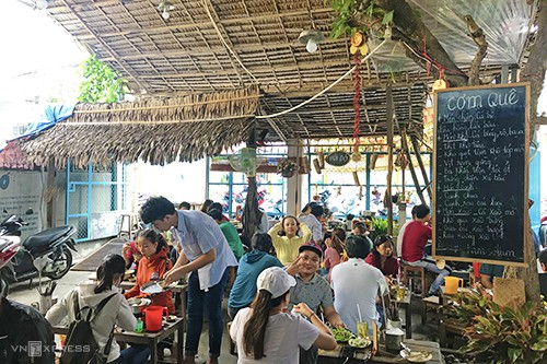 Quán ăn đưa thực khách quay về quá khứ ở Cần Thơ - Ảnh 8.