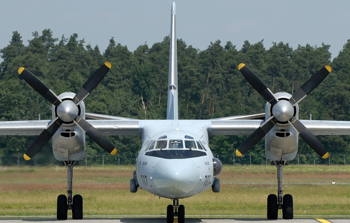 antonov-an32 antonov-an32