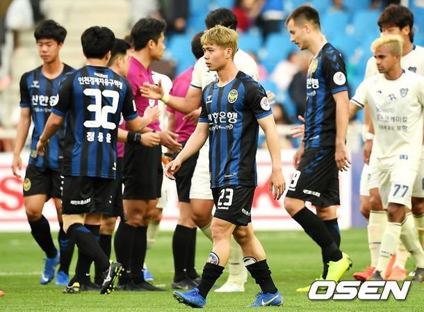 Công Phượng sang Pháp viển vông, đá V-League với HAGL thôi - Ảnh 1. Công Phượng sang Pháp viển vông, đá V-League với HAGL thôi - Ảnh 1.