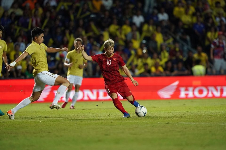 Công Phượng sang Pháp viển vông, đá V-League với HAGL thôi - Ảnh 2. Công Phượng sang Pháp viển vông, đá V-League với HAGL thôi - Ảnh 2.