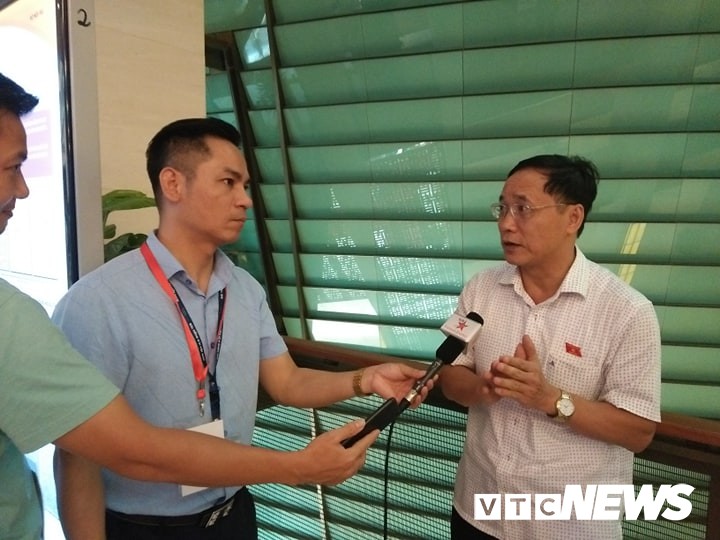 Đoàn Thanh tra Bộ Xây dựng bị tạm giữ vì 'vòi tiền', ĐBQH: Phải xử lý hết khung nếu có sai phạm - Ảnh 2. Đoàn Thanh tra Bộ Xây dựng bị tạm giữ vì 'vòi tiền', ĐBQH: Phải xử lý hết khung nếu có sai phạm - Ảnh 2.