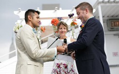 Đám cưới ngọt ngào của cặp đồng tính nam: Tình yêu là điều không bao giờ từ bỏ'