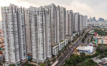 Cao ốc dày đặc, hạ tầng thiếu hụt và kẹt xe triền miên tại quận 7