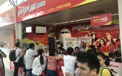 Vietjet hứa chuyển chuyến và bồi thường cho khách bị ảnh hưởng trong sự cố delay hàng loạt