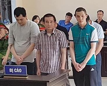 Cựu giám đốc 'nổ' quen CSGT, nhận tiền tỉ đồng bảo kê xe quá tải - Ảnh 1. Cựu giám đốc 'nổ' quen CSGT, nhận tiền tỉ đồng bảo kê xe quá tải - Ảnh 1.
