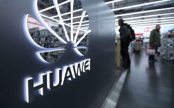 Doanh số smartphone Huawei trên toàn cầu giảm đến 60% trước lệnh cấm của Mỹ