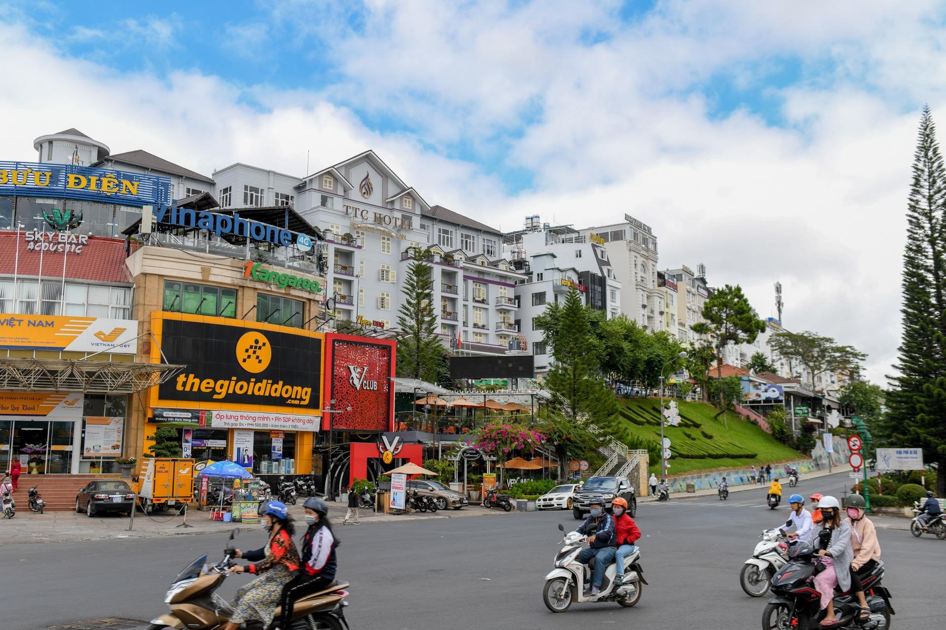 Những con đường bị cò đất ‘hét giá’ 1 tỉ đồng/m2 ở Đà Lạt - Ảnh 14. Những con đường bị cò đất ‘hét giá’ 1 tỉ đồng/m2 ở Đà Lạt - Ảnh 14.