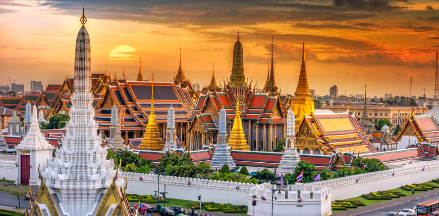 bangkok-thailand-grand-palace-wat-phra-kea-sunset bangkok-thailand-grand-palace-wat-phra-kea-sunset