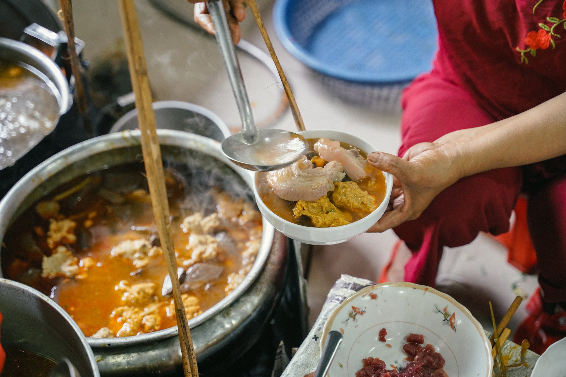 Huế_Bún bò mệ kéo_NguyỄN THÀNH LUÂN Huế_Bún bò mệ kéo_NguyỄN THÀNH LUÂN