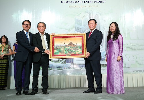 Bầu Đức muốn làm nông nghiệp ở Myanmar - Ảnh 1. Bầu Đức muốn làm nông nghiệp ở Myanmar - Ảnh 1.