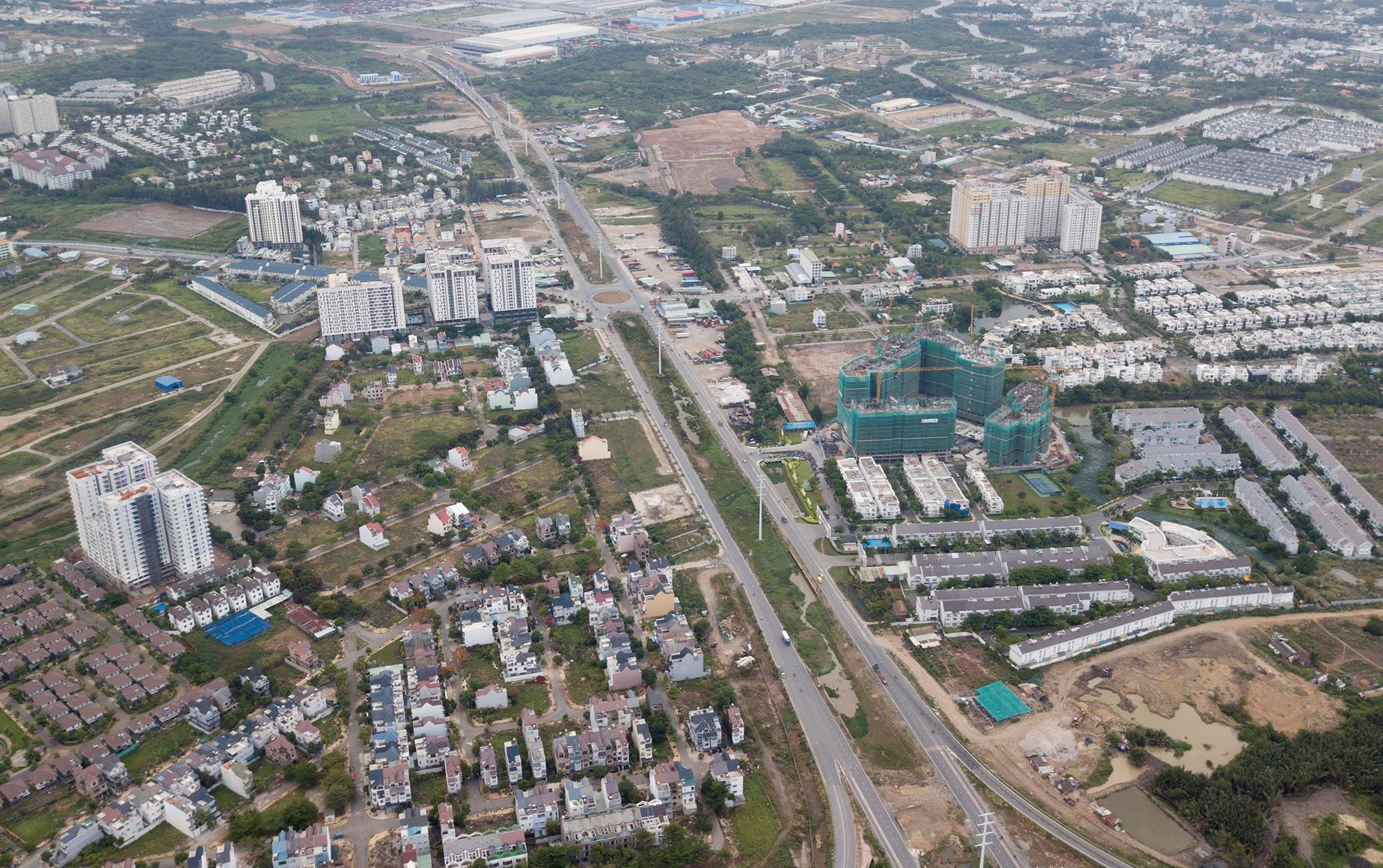 Đại công trường xây chung cư 'ăn theo' 4 km cao tốc ở Sài Gòn - Ảnh 15. Đại công trường xây chung cư 'ăn theo' 4 km cao tốc ở Sài Gòn - Ảnh 15.