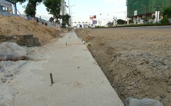 Hàng loạt 'chông' sắt nhọn bẫy người trên đường Phạm Văn Đồng Đà Nẵng