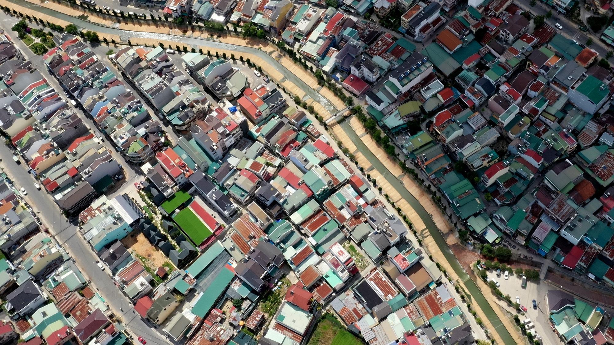 Nhà ống bê tông bóp nghẹt Đà Lạt - Ảnh 2. Nhà ống bê tông bóp nghẹt Đà Lạt - Ảnh 2.