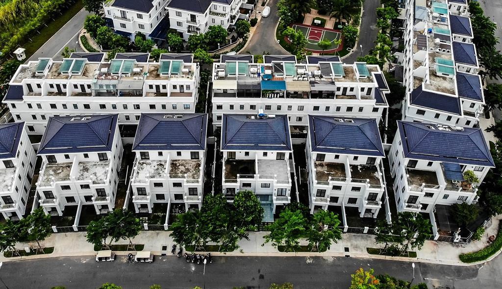Hàng trăm căn biệt thự hoang lạnh dọc cao tốc ở quận 2 - Ảnh 5. Hàng trăm căn biệt thự hoang lạnh dọc cao tốc ở quận 2 - Ảnh 5.