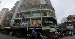 Cận cảnh chung cư phố Tây chuẩn bị 'biến mất'