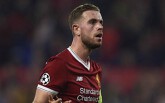 Henderson ôm chặt bố, khóc nức nở khi vô địch Champions League