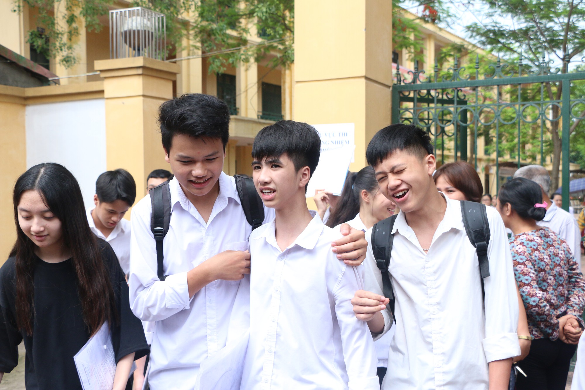 Đề Ngữ văn thi vào lớp 10 năm 2019 tại Hà Nội có yếu tố bất ngờ, tránh việc học tủ của thí sinh - Ảnh 2. Đề Ngữ văn thi vào lớp 10 năm 2019 tại Hà Nội có yếu tố bất ngờ, tránh việc học tủ của thí sinh - Ảnh 2.