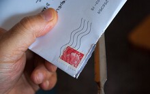 Người đàn ông Tây Ban Nha đối mặt với án tù vì mở trộm thư của cậu con trai 10 tuổi