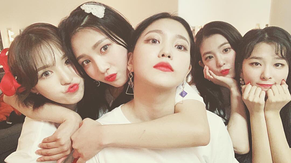 Seul Gi dẫn đầu top 100 nữ idol được cộng đồng lesbian xứ Hàn yêu thích - Ảnh 1. Seul Gi dẫn đầu top 100 nữ idol được cộng đồng lesbian xứ Hàn yêu thích - Ảnh 1.