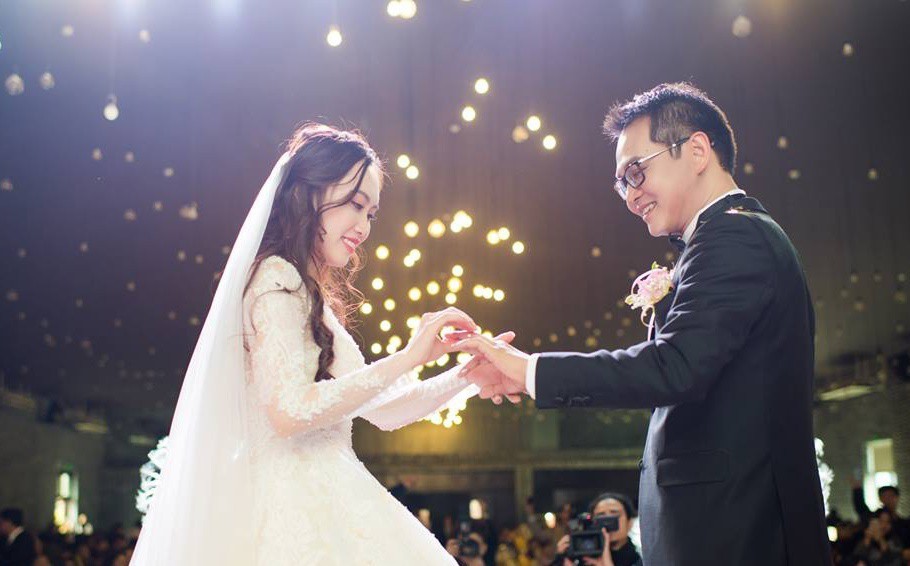 Showbiz Việt nửa đầu năm 2019: Người điều trị bệnh thành công, Hoa hậu quốc dân hứa hẹn tái xuất - Ảnh 8. Showbiz Việt nửa đầu năm 2019: Người điều trị bệnh thành công, Hoa hậu quốc dân hứa hẹn tái xuất - Ảnh 8.