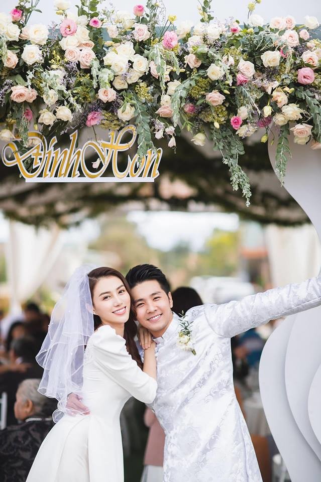 Showbiz Việt nửa đầu năm 2019: Người điều trị bệnh thành công, Hoa hậu quốc dân hứa hẹn tái xuất - Ảnh 9. Showbiz Việt nửa đầu năm 2019: Người điều trị bệnh thành công, Hoa hậu quốc dân hứa hẹn tái xuất - Ảnh 9.