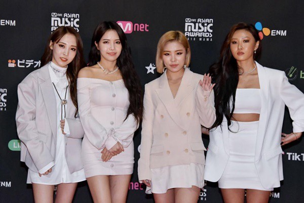 Seul Gi dẫn đầu top 100 nữ idol được cộng đồng lesbian xứ Hàn yêu thích - Ảnh 2. Seul Gi dẫn đầu top 100 nữ idol được cộng đồng lesbian xứ Hàn yêu thích - Ảnh 2.