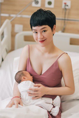 Showbiz Việt nửa đầu năm 2019: Người điều trị bệnh thành công, Hoa hậu quốc dân hứa hẹn tái xuất - Ảnh 21. Showbiz Việt nửa đầu năm 2019: Người điều trị bệnh thành công, Hoa hậu quốc dân hứa hẹn tái xuất - Ảnh 21.