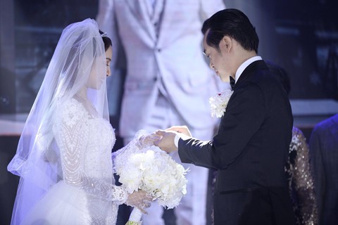 Dương Khắc Linh sáng tác ca khúc dành riêng cho vợ vào ngày cưới - Ảnh 4. Dương Khắc Linh sáng tác ca khúc dành riêng cho vợ vào ngày cưới - Ảnh 4.