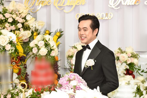 Dương Khắc Linh trao nhẫn kim cương cho Sara Lưu trong lễ rước dâu - Ảnh 5. Dương Khắc Linh trao nhẫn kim cương cho Sara Lưu trong lễ rước dâu - Ảnh 5.