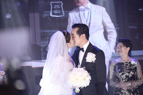 Dương Khắc Linh sáng tác ca khúc dành riêng cho vợ vào ngày cưới - Ảnh 5. Dương Khắc Linh sáng tác ca khúc dành riêng cho vợ vào ngày cưới - Ảnh 5.