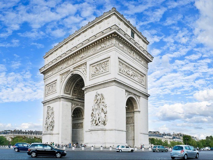 Những địa điểm du lịch bạn không thể bỏ qua khi đến Paris - Ảnh 3.