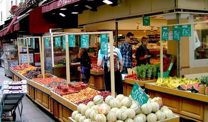 Những địa điểm du lịch bạn không thể bỏ qua khi đến Paris - Ảnh 7.