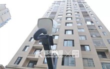 Chung cư lắp camera hướng lên trời ghi hình người ném rác