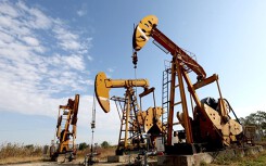 Giá xăng dầu hôm nay 26/7: Chậm dần đà tăng trưởng