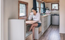 Với 8,5 tỉ VND bạn chỉ có thể mua được căn nhà to bằng chỗ để ô tô tại Hồng Kông