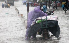 Mưa lớn, quốc lộ 51 ngập sâu hàng giờ liền