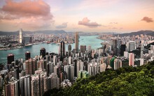 Ngôi sao nổi tiếng cũng phải đi thuê nhà, vậy ai mới có thể mua nhà tại Hồng Kông?