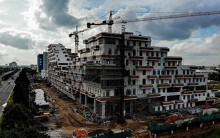 Vành đai 2 TP HCM dang dở đã kín chung cư vây quanh