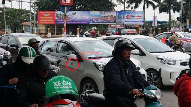 Phó Giám đốc Công an Hà Nội nói về cái khó trong quản lý taxi công nghệ - Ảnh 4. Phó Giám đốc Công an Hà Nội nói về cái khó trong quản lý taxi công nghệ - Ảnh 4.