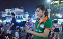 Nhiều người phản ứng dữ dội, quát tháo nhân viên môi trường khi bị ghi hình xả rác bừa bãi ở Hà Nội