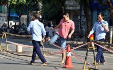 Rào thật đường Trần Hưng Đạo xây ga ngầm, dân hết lối 'xé rào'