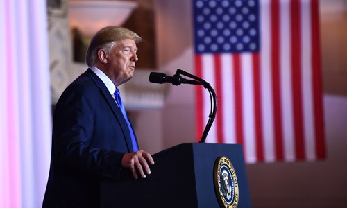 Trump cho phép các hãng công nghệ Mỹ bán hàng cho Huawei - Ảnh 1. Trump cho phép các hãng công nghệ Mỹ bán hàng cho Huawei - Ảnh 1.