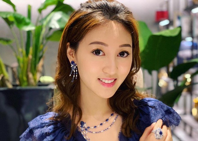 Bỏ tỉ phú U70, Á hậu Hồng Kông vẫn sở hữu cuộc sống sang chảnh - Ảnh 1. Bỏ tỉ phú U70, Á hậu Hồng Kông vẫn sở hữu cuộc sống sang chảnh - Ảnh 1.