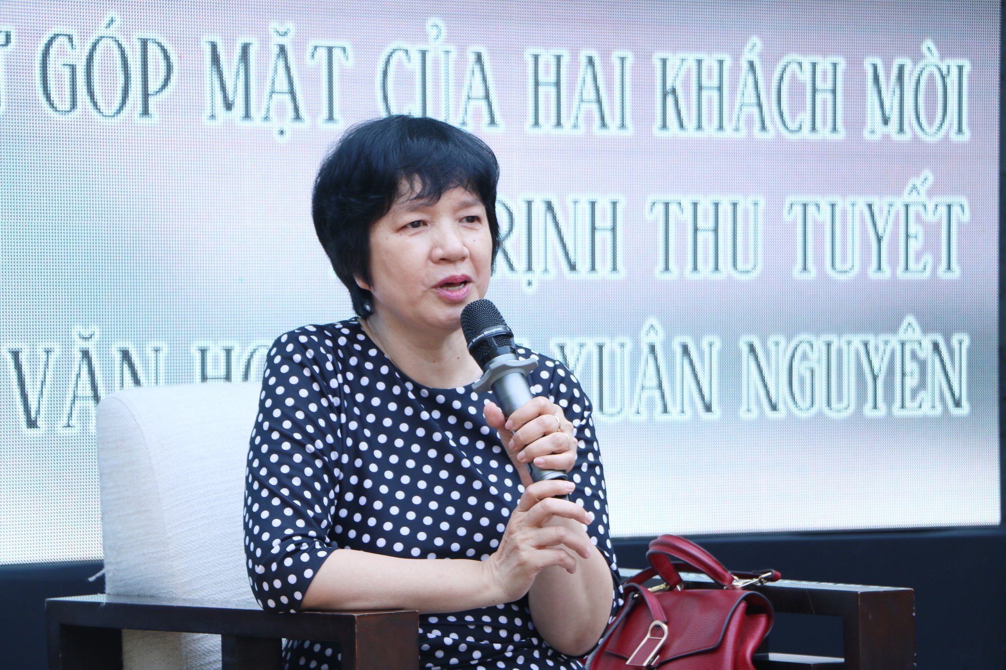 Đề Ngữ văn thi vào lớp 10 chuyên Hà Nội năm 2019 có sự thay đổi về chất lượng rất đáng ghi nhận - Ảnh 2. Đề Ngữ văn thi vào lớp 10 chuyên Hà Nội năm 2019 có sự thay đổi về chất lượng rất đáng ghi nhận - Ảnh 2.