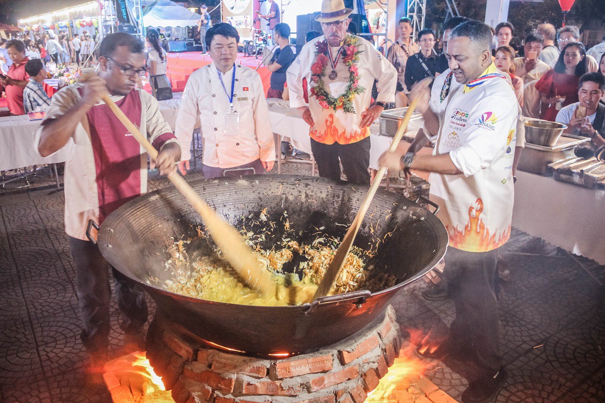 Thèm thuồng hương vị quê hương tại Lễ hội ẩm thực quốc tế Đà Nẵng - Ảnh 3. Thèm thuồng hương vị quê hương tại Lễ hội ẩm thực quốc tế Đà Nẵng - Ảnh 3.