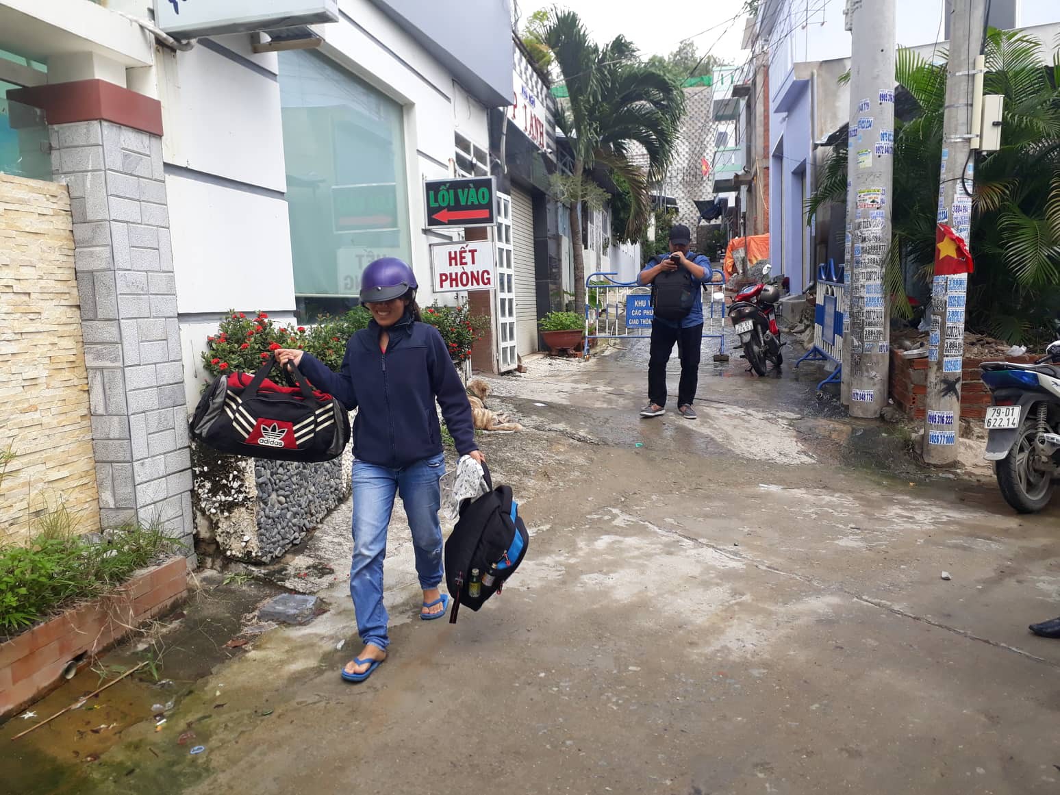 Khánh Hòa lên phương án tháo dỡ tường chắn dự án Marina Hill uy hiếp nhà dân - Ảnh 4. Khánh Hòa lên phương án tháo dỡ tường chắn dự án Marina Hill uy hiếp nhà dân - Ảnh 4.