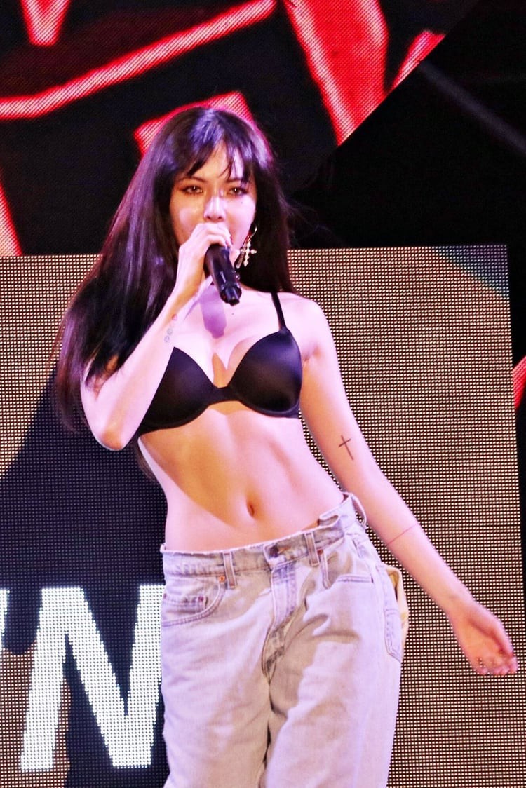 Những mĩ nhân Kpop sở hữu thân hình siêu nóng bỏng khiến fan muốn giảm cân đón hè ngay tức khắc - Ảnh 2. Những mĩ nhân Kpop sở hữu thân hình siêu nóng bỏng khiến fan muốn giảm cân đón hè ngay tức khắc - Ảnh 2.