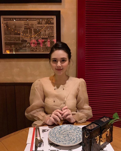 Hot girl Nghệ An một thời: Từ nữ sinh mặt mộc nổi tiếng đến vợ đại gia - Ảnh 9.