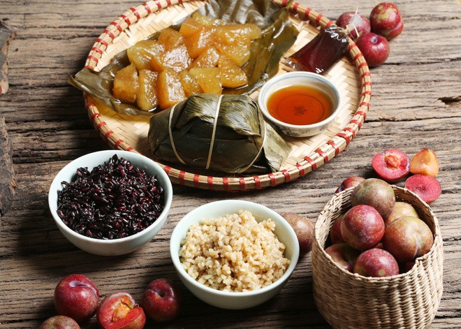 Gợi ý địa điểm mua bánh ú tro tại Hà Nội trong dịp Tết Đoan Ngọ - Ảnh 1. Gợi ý địa điểm mua bánh ú tro tại Hà Nội trong dịp Tết Đoan Ngọ - Ảnh 1.