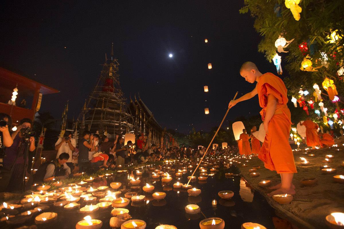le-hoi-Loy Krathong le-hoi-Loy Krathong